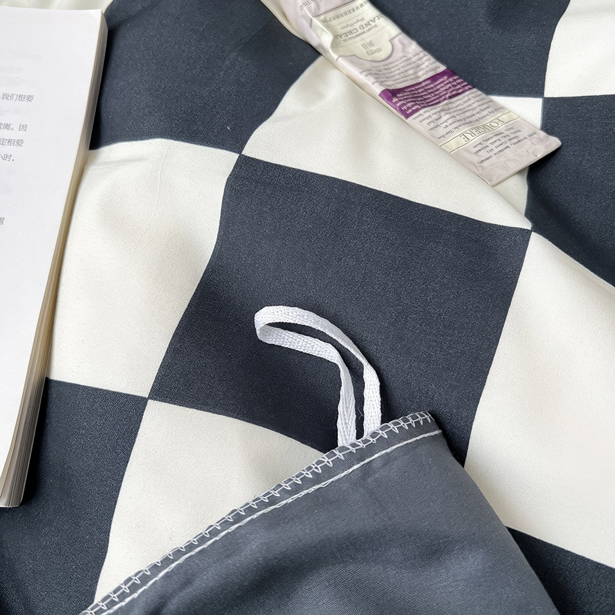 creamy and black checkered bedding duvet cover set