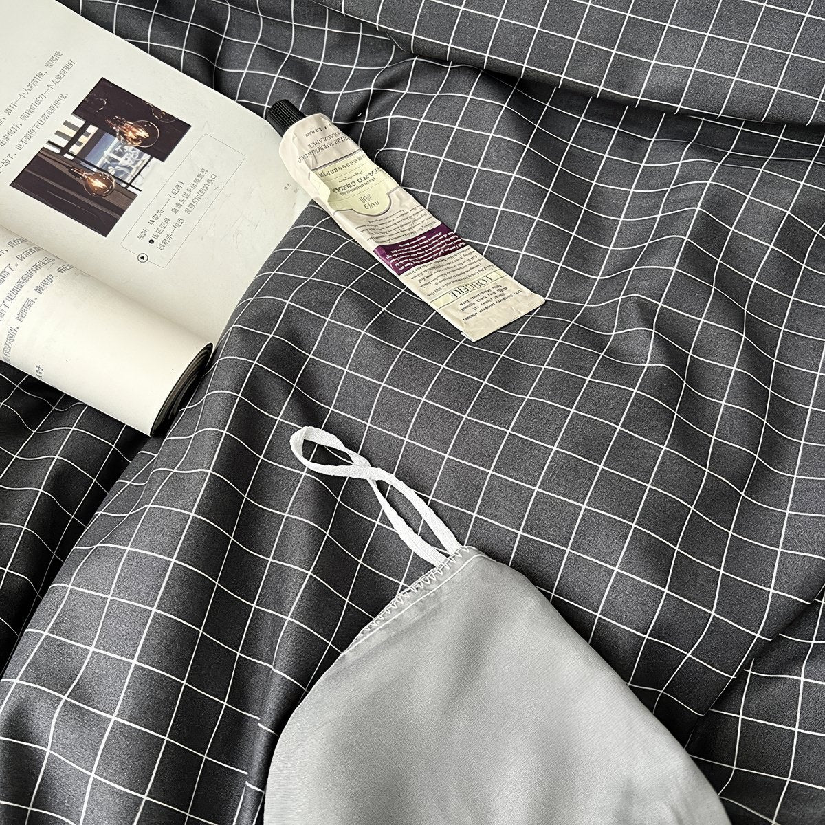 charcoal grey color minimalist aesthetic white grid pattern print duvet cover bedding set