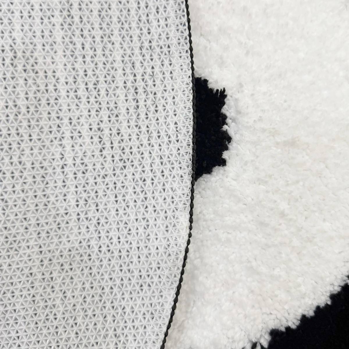 indie aesthetic room decor vinyl record shaped tufted round accent rug