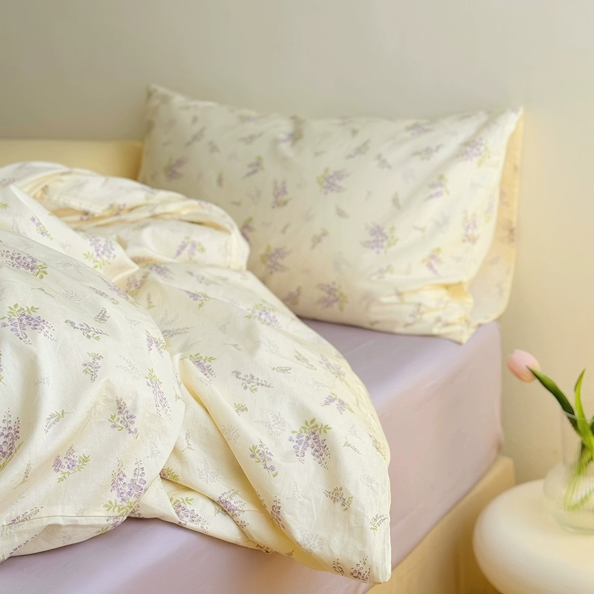 pastel aesthetic levender bloom print floral cotton bedding duvet cover set in light beige and lilac