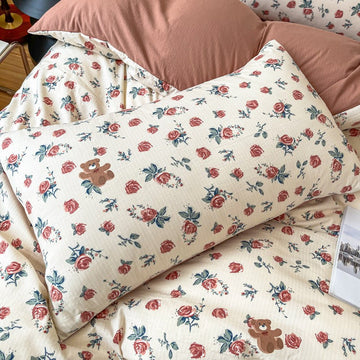 Vintage Coquette Red Roses Bedding Set