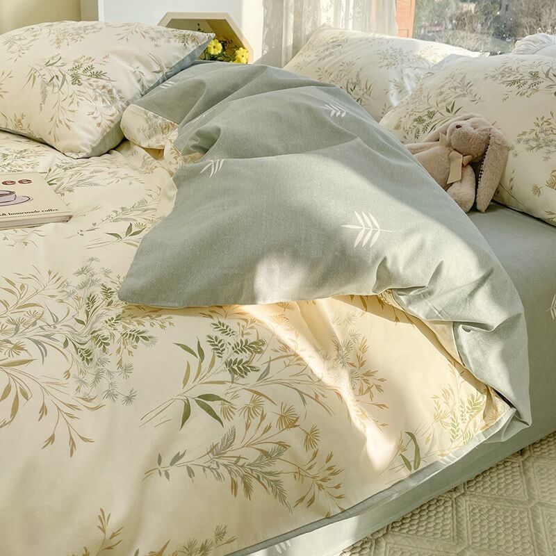 vintage pale floral print aesthetic bedding duvet cover set roomtery