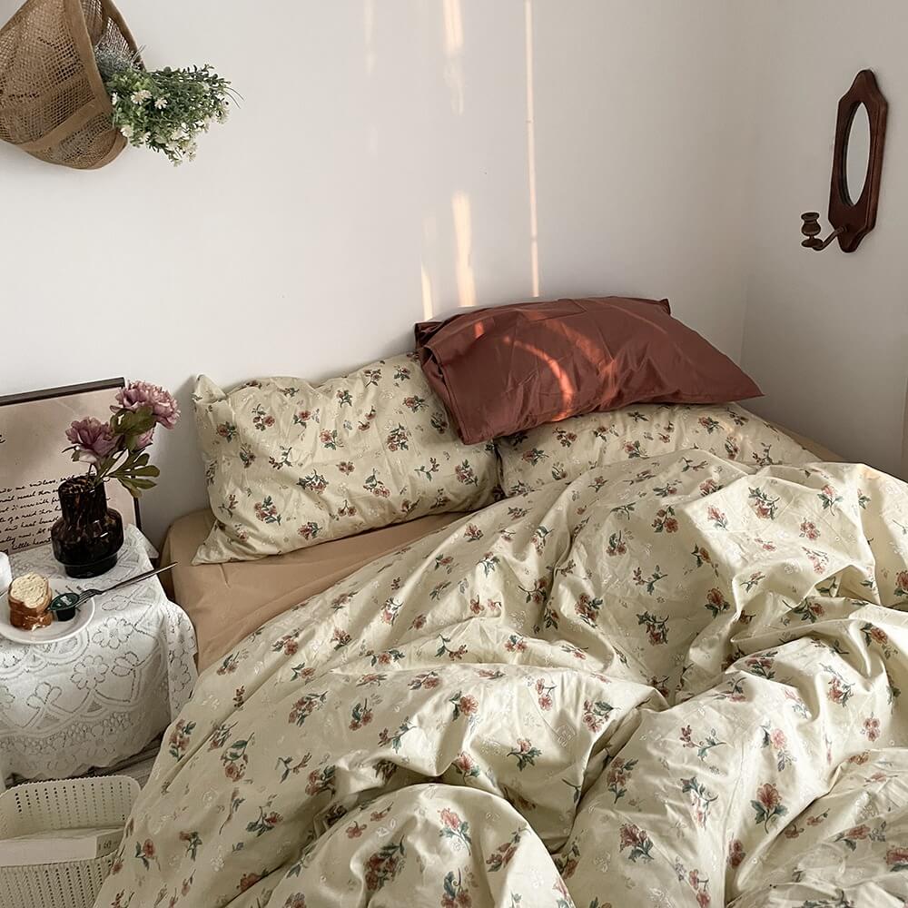 vintage aesthetic floral print in brown shades bedding duvet cover set roomtery