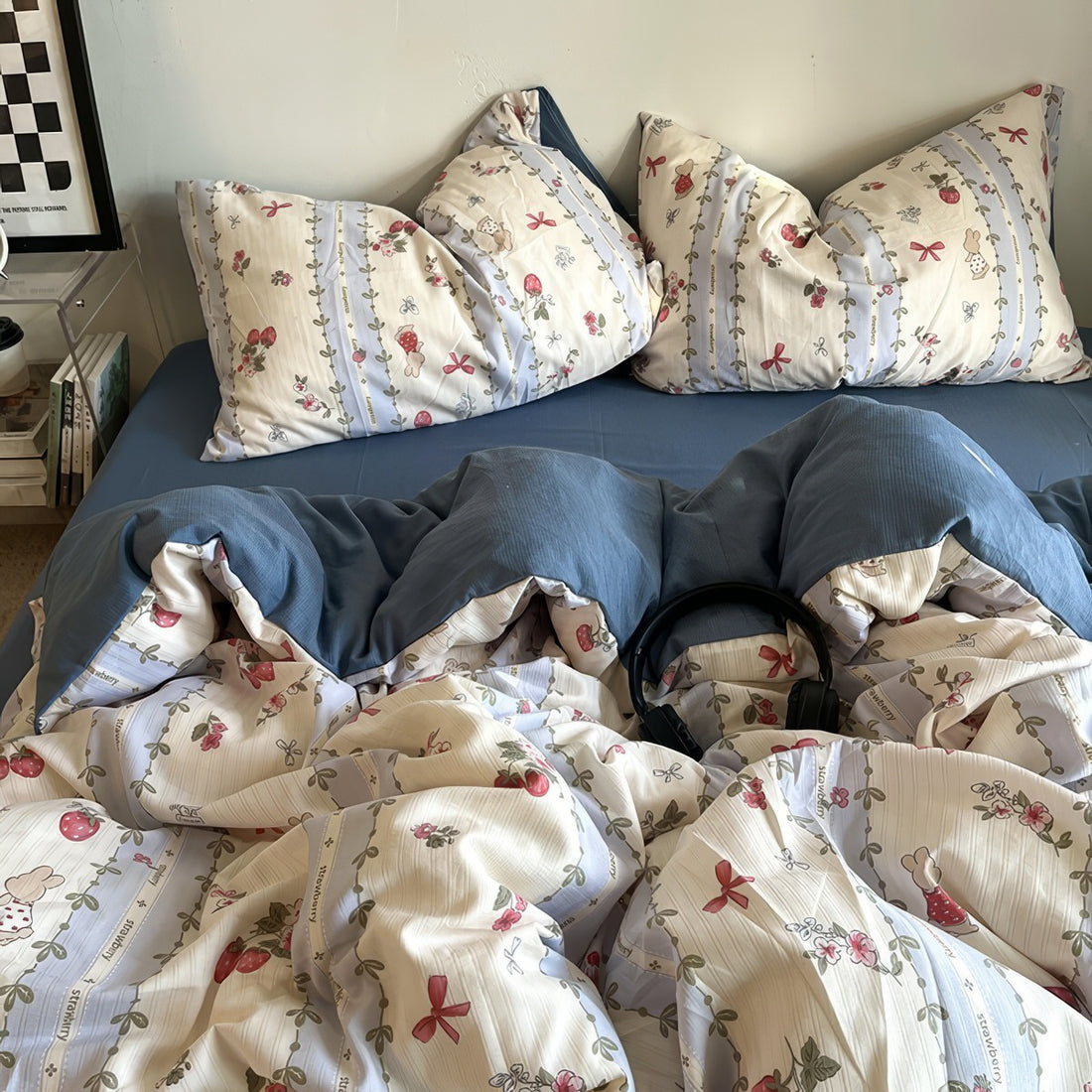 Vintage-Strawberry-Floral-Bedding-Set