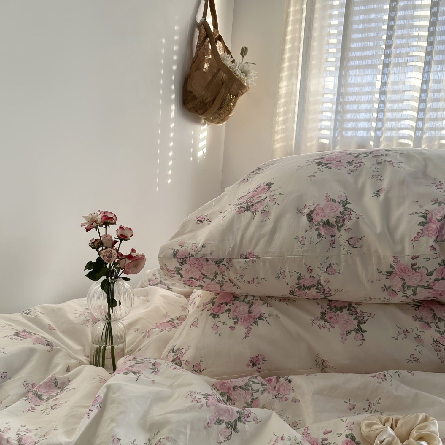 coquette aesthetic blooming pink roses print bedding duvet cover set roomtery