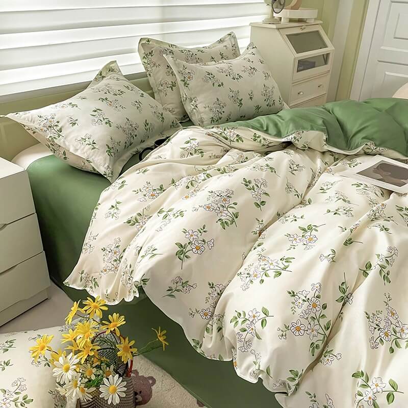 vintage cottagecore aesthetic chamomile flower print bedding set