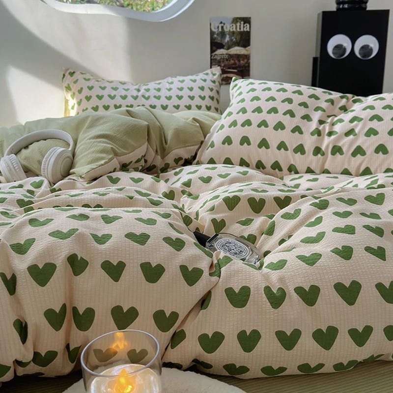 Little Green Hearts Pattern Bedding Set - roomtery