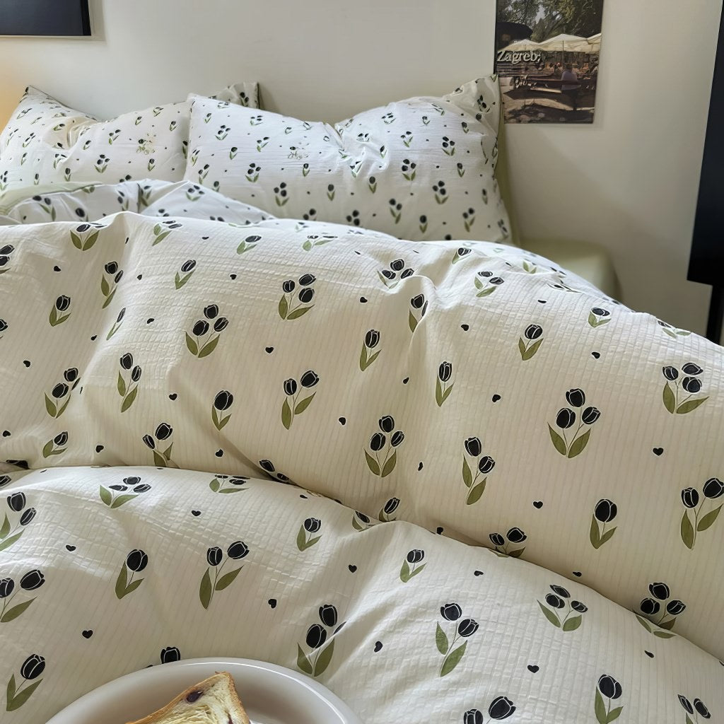 cute small tulip pattern print aesthetic bedding duvet cover set roomtery