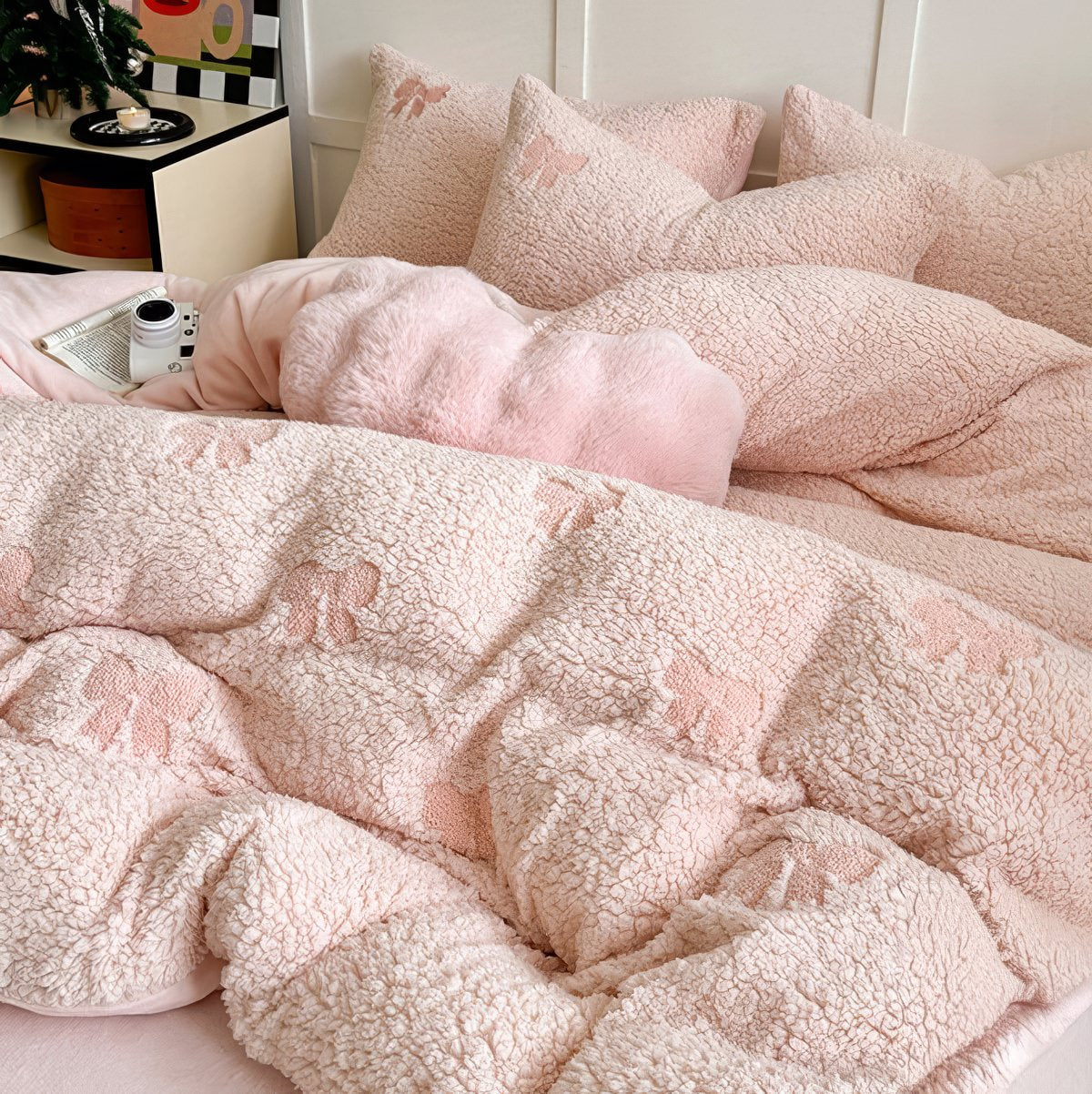 fluffy plush sherpa aesthetic bedding set with embroidered bow pattern