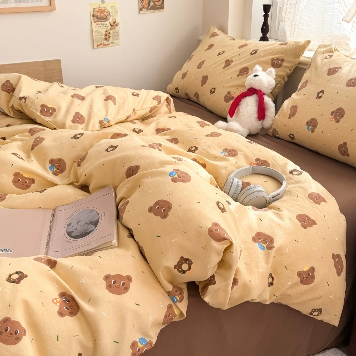 light beige and brown color bedding set with happy kids bears pattern print 