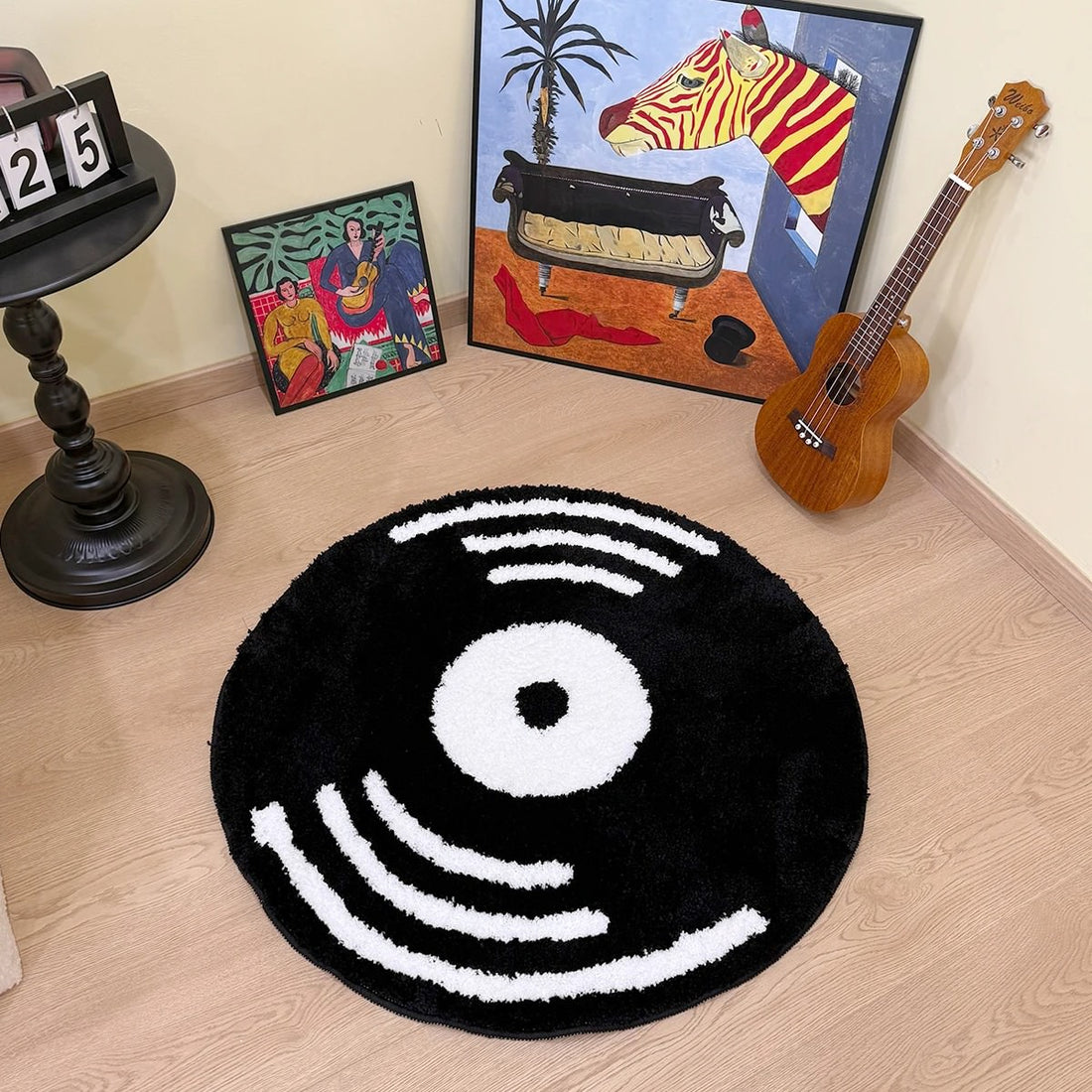 indie aesthetic room decor vinyl record shaped tufted round accent rug