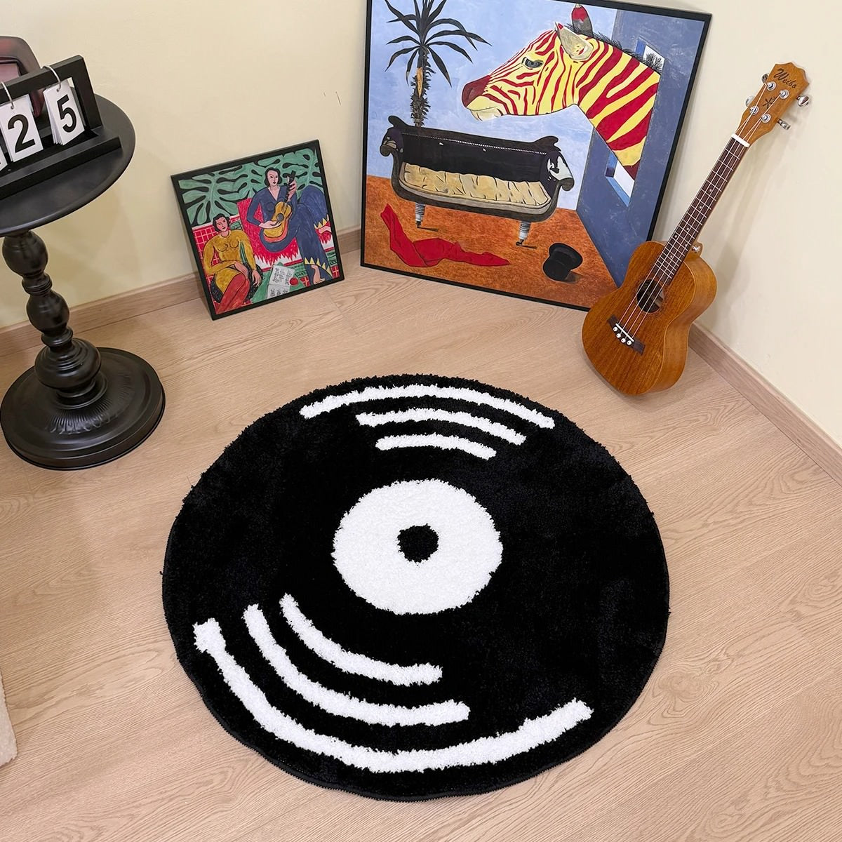 indie aesthetic room decor vinyl record shaped tufted round accent rug