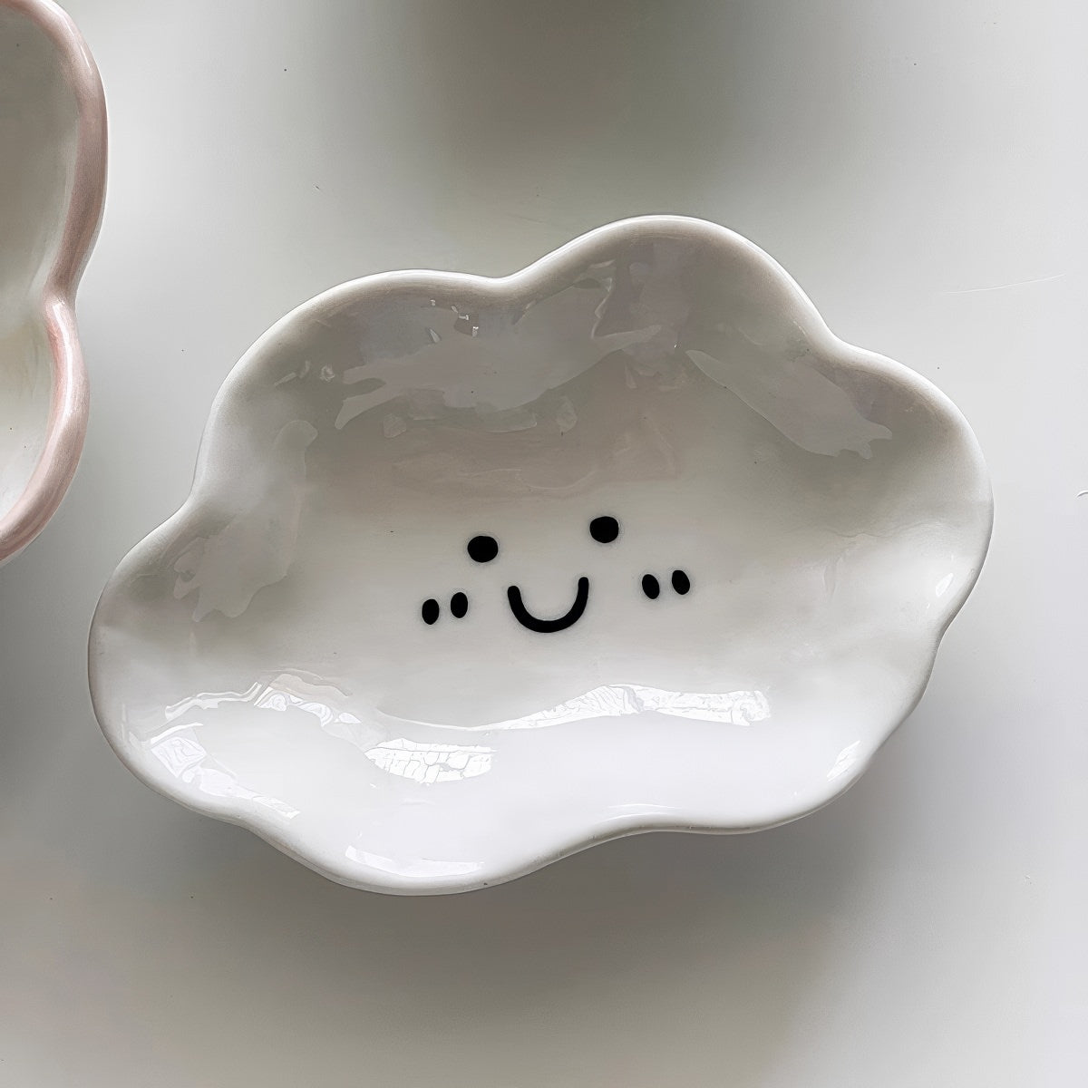 white kawaii smiling cloud shaped aesthetic jewelry tray 
