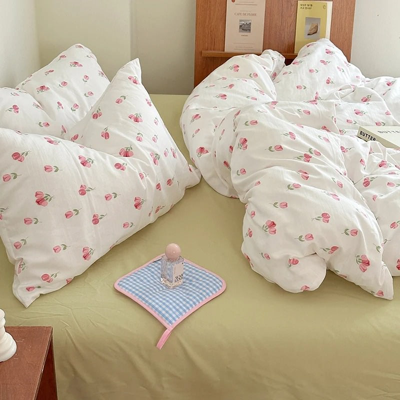 pastel pink tulip print aesthetic bedding duvet cover set roomtery