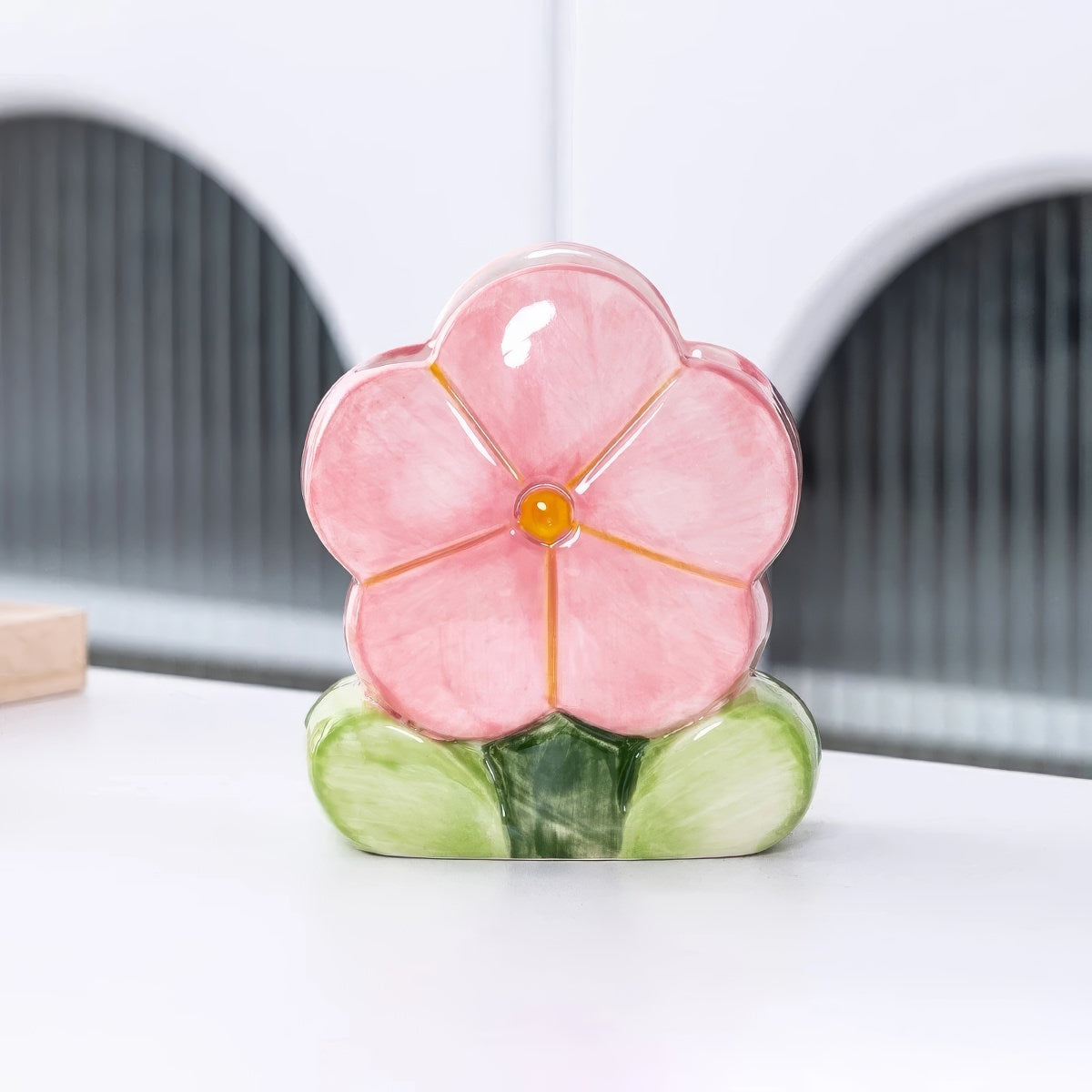 Pink ceramic tulip shaped ceramic pen
