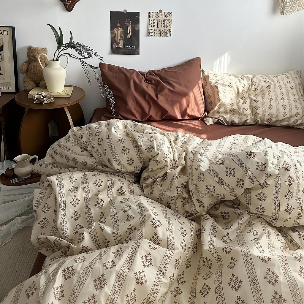 old fashioned vintage aesthetic earthy tones ornaments bedding duvet cover set