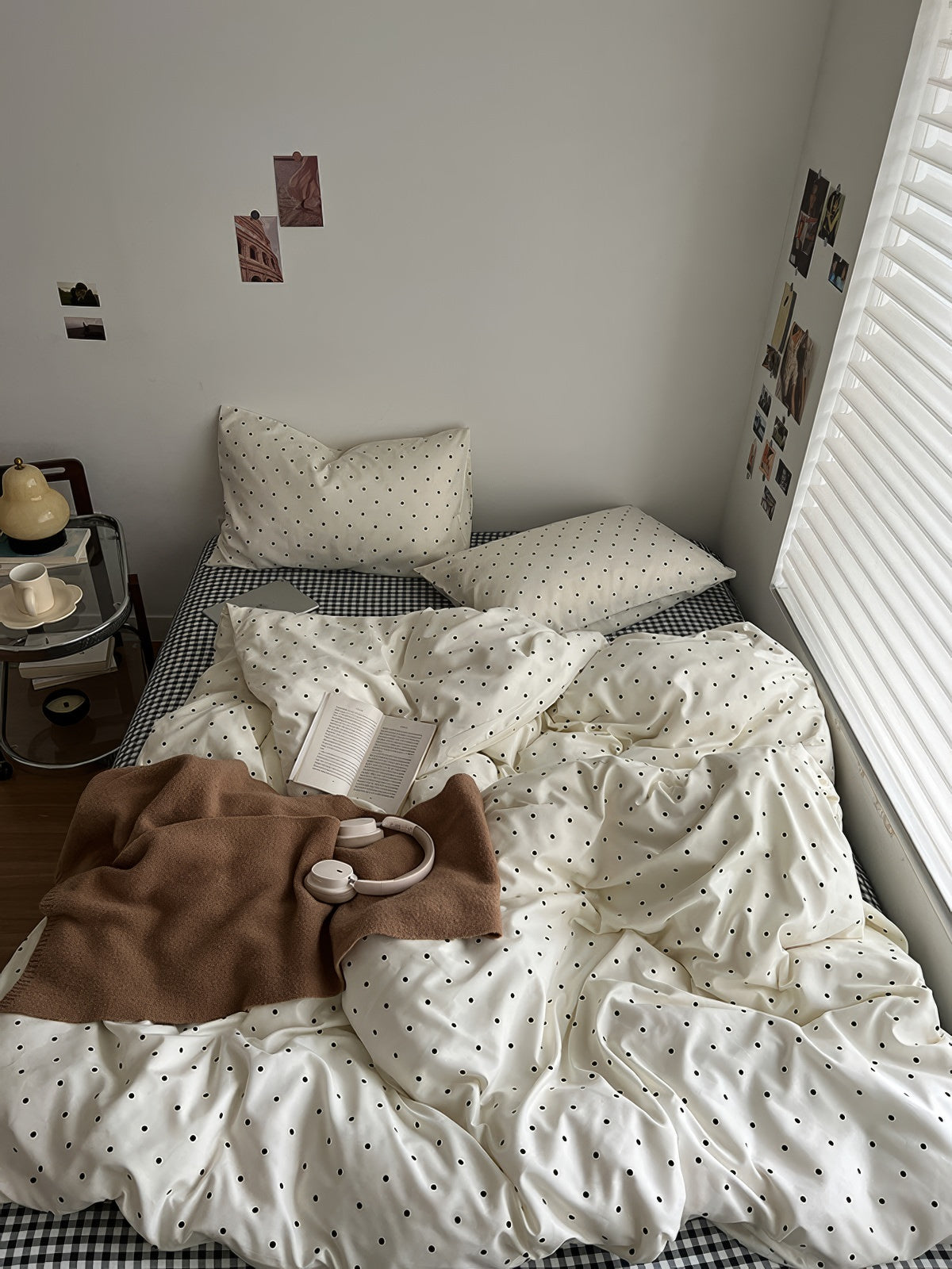 simple aesthetic minimalist polka dot print aesthetic bedding set with gingham sheet