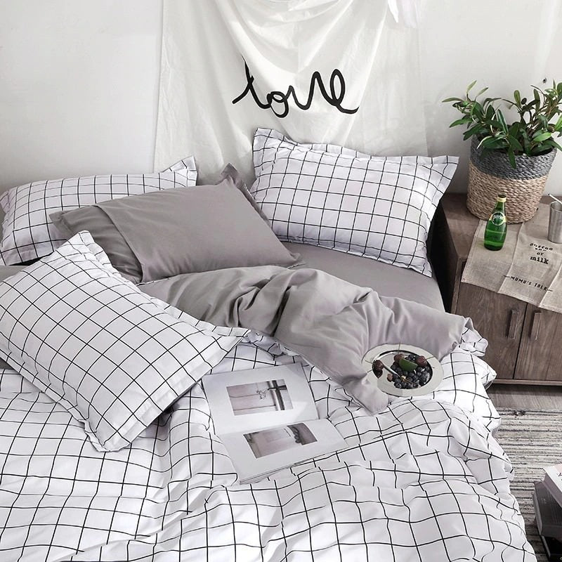 Black Grid Bed Set - Aesthetic Bedding