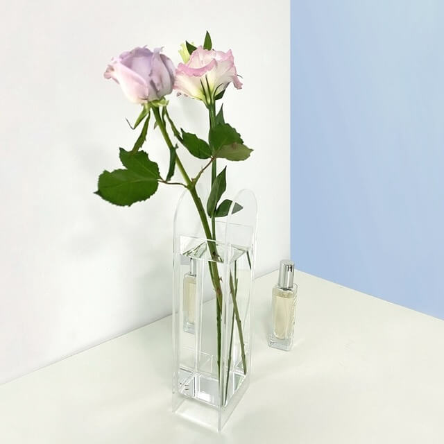 narrow arc shaped acrylic vase roomtery