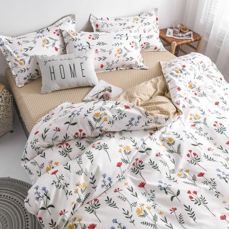 https://roomtery.com/cdn/shop/products/bright-floral-polka-dots-aesthetic-bedding-set-roomtery8.jpg?v=1639336588&width=1946