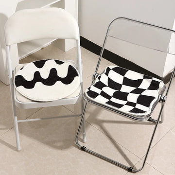 https://roomtery.com/cdn/shop/products/curvy-checker-mini-rug-seat-cushion-roomtery2.jpg?v=1680785890&width=360