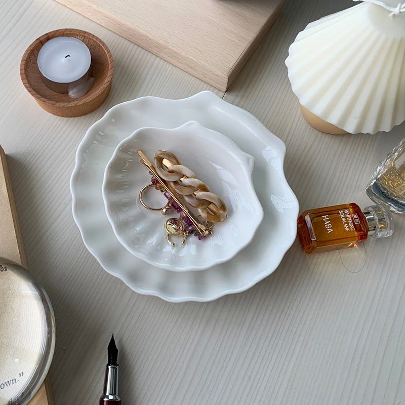 white ceramic sea shell jewelry organizer desk decor roomtery