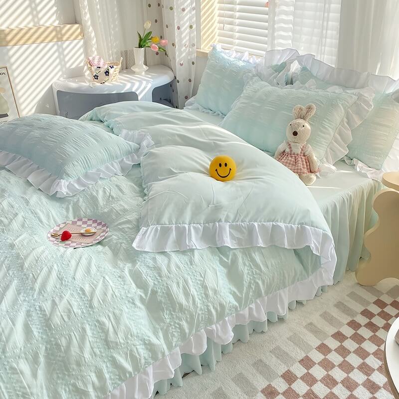 Frilly shop bed sheets