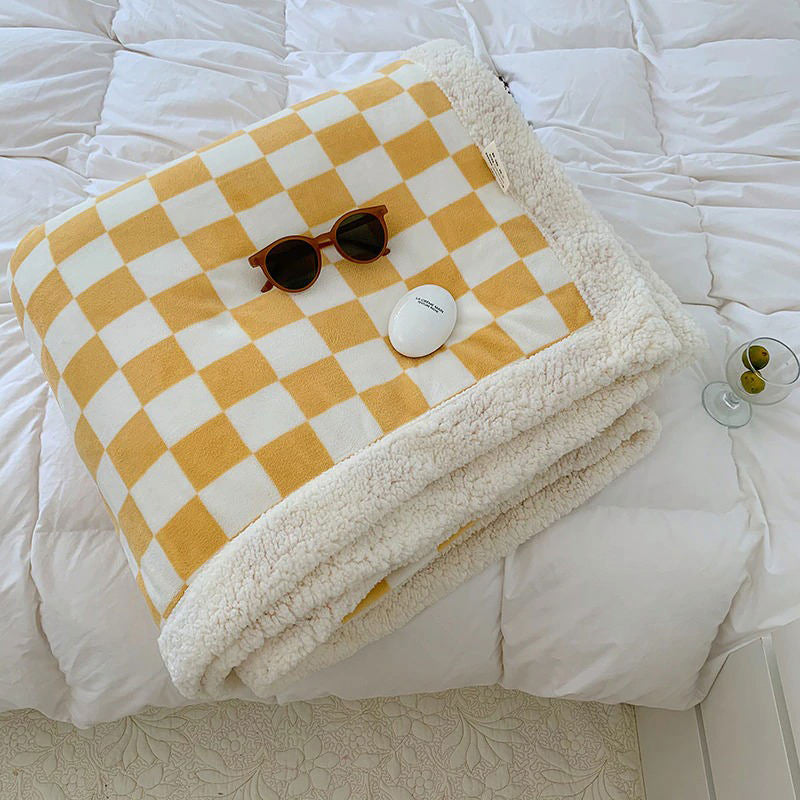 checkered bed quilt cover fluffy soft cozy throw blanket indie aesthetic room decor roomtery