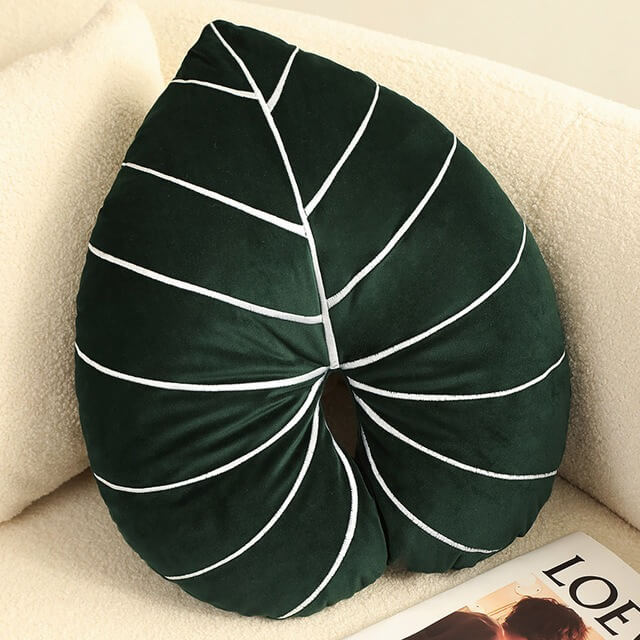 https://roomtery.com/cdn/shop/products/tropical-leaves-soft-cushions-roomtery6.jpg?v=1680722585